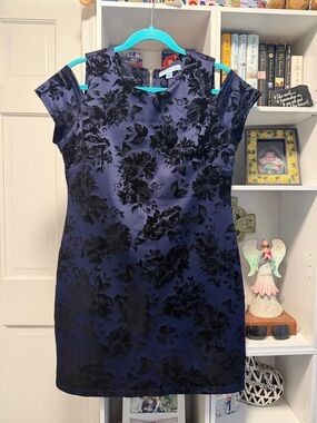 Elegant Navy Floral Velvet Sheath Dress - Unbranded